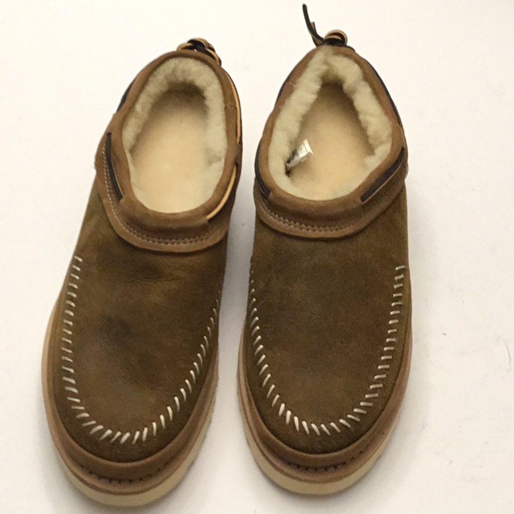 UGGS SHOES